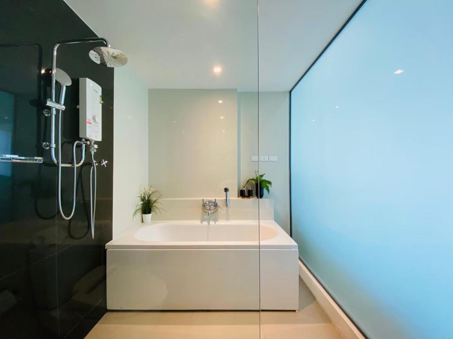 Civic Horizon Hotel & Residence Bangkok Bagian luar foto