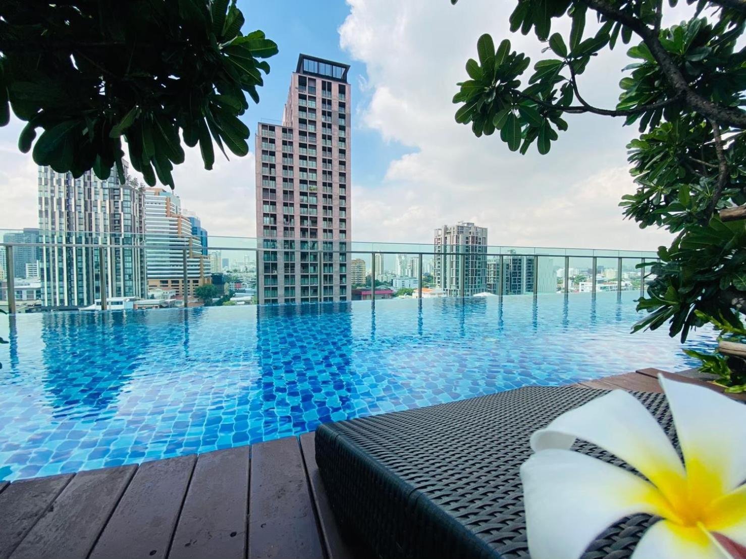 Civic Horizon Hotel & Residence Bangkok Bagian luar foto