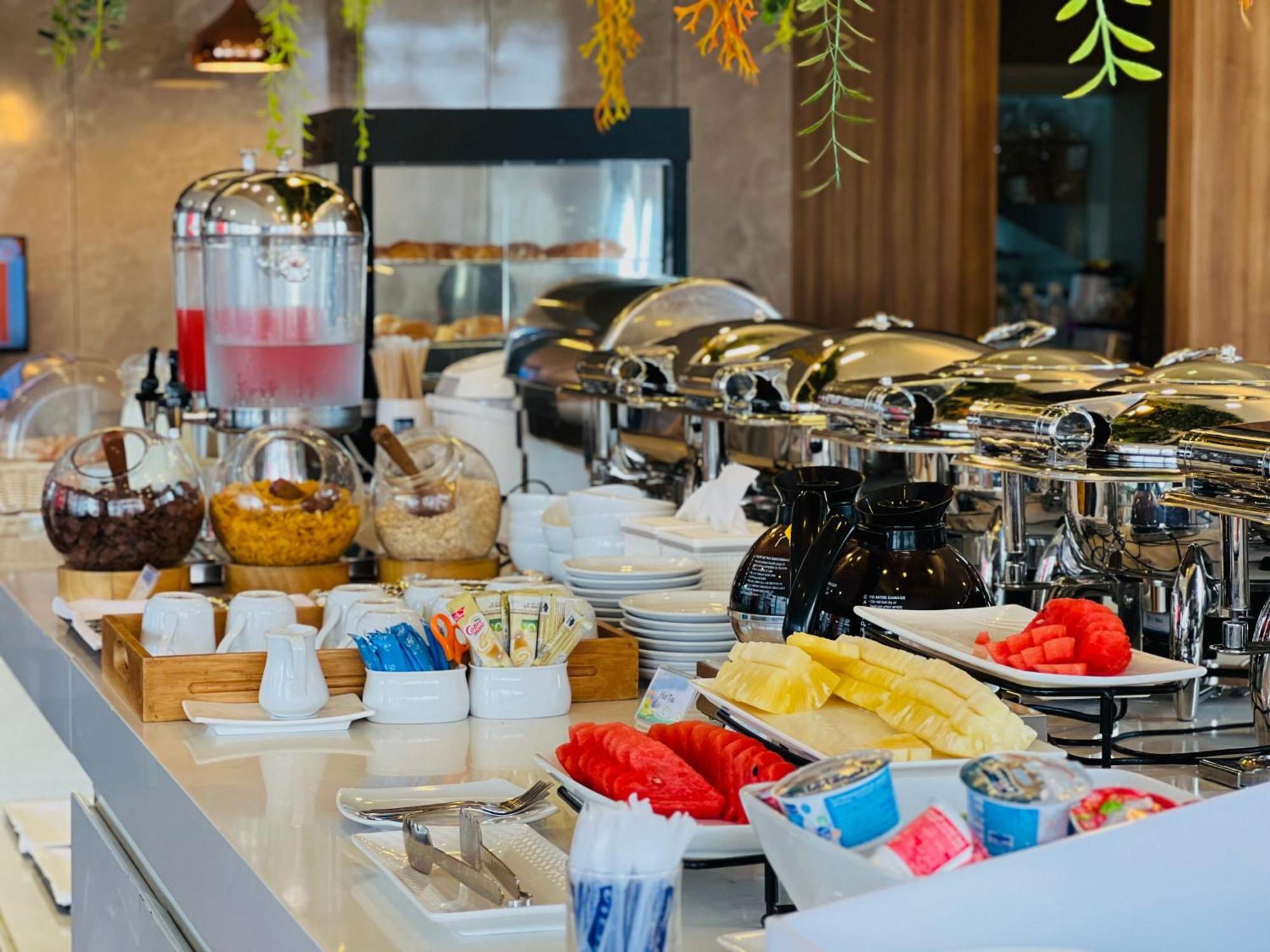 Civic Horizon Hotel & Residence Bangkok Bagian luar foto