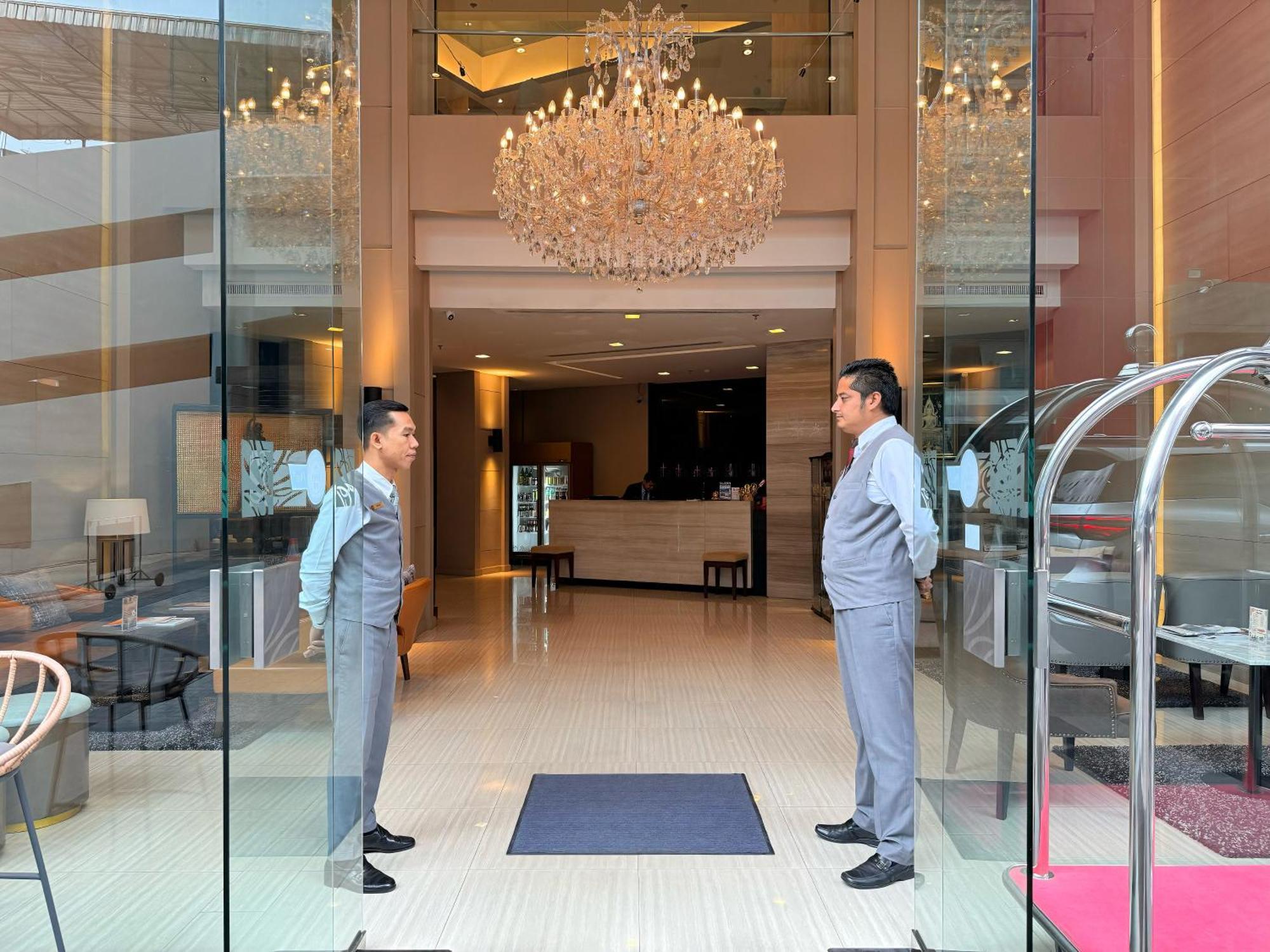 Civic Horizon Hotel & Residence Bangkok Bagian luar foto